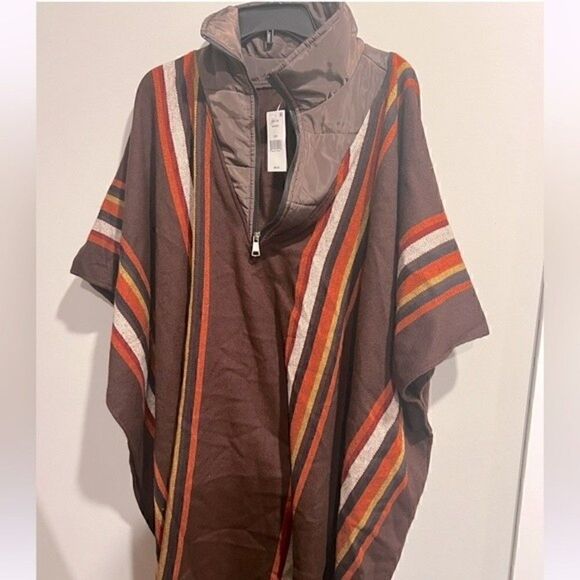 New Steve Madden women’s Striped Puffcho  sweater, top, cold weather top, shirt - Picture 4 of 6